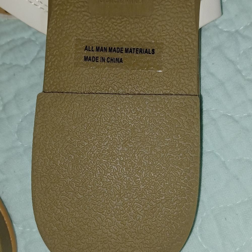 New dv Dolce Vita Sandals - Picture 6 of 6